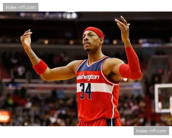 奇才主场为球队名宿韦斯-昂塞尔德举行雕像揭幕仪式