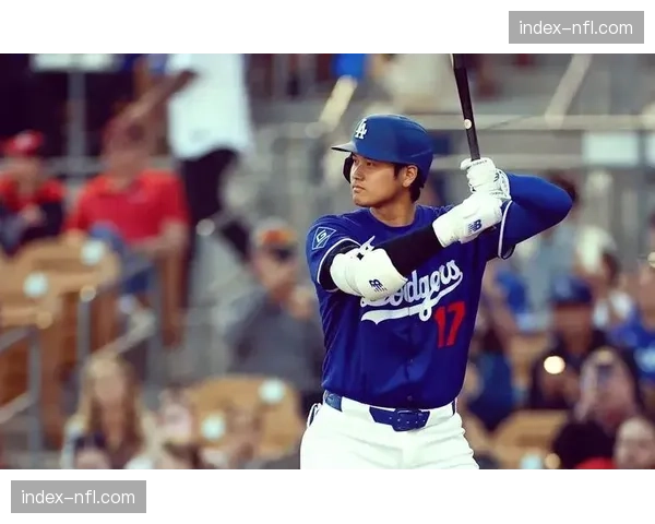 MLB开幕战，大谷翔平作为道奇队球员首次在主场亮相，接受球迷欢呼